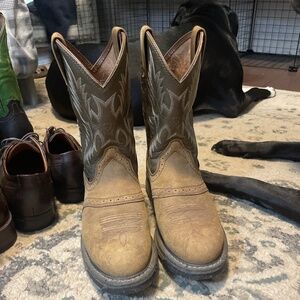 Ariat work boots size 10ee